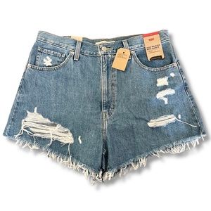 NWT Levi’s High Waisted Distressed Mom Shorts Medium Wash Size 32 14